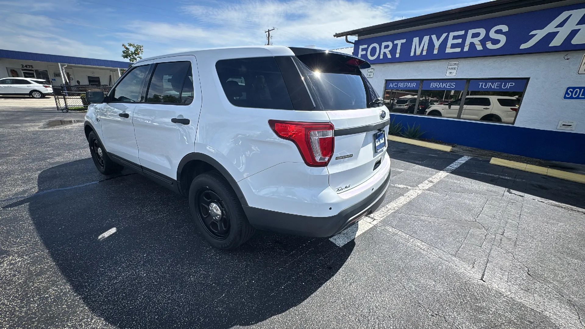 Ford Police Interceptor Utility photo 6