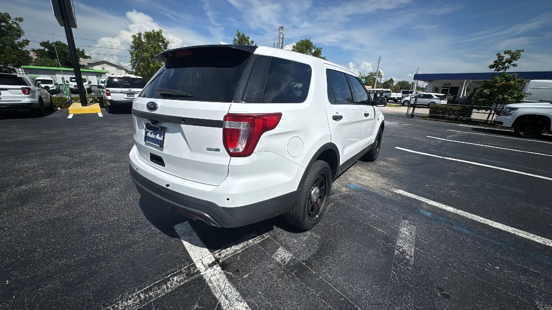 Ford Police Interceptor Utility photo 8