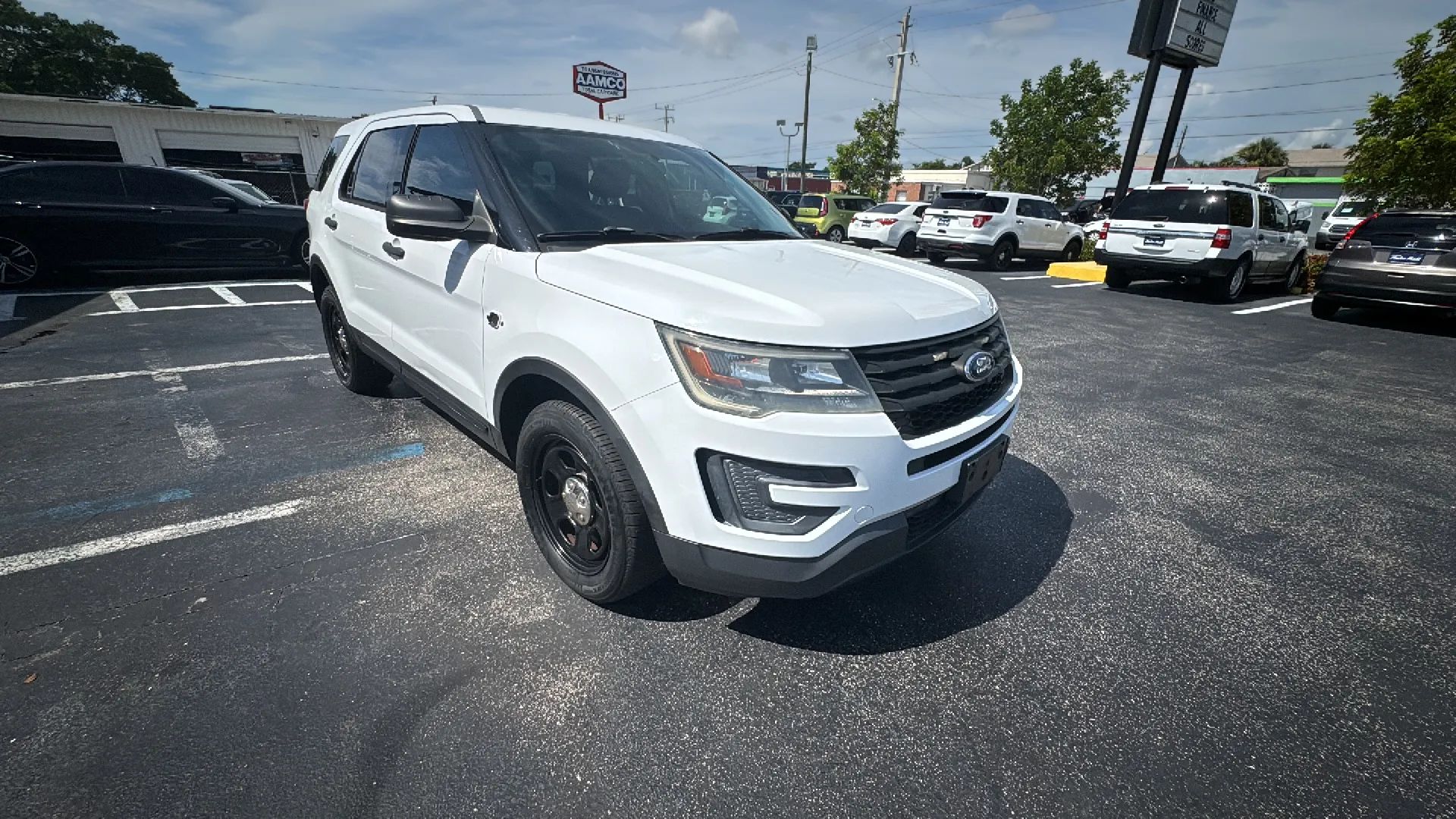 Ford Police Interceptor Utility photo 10