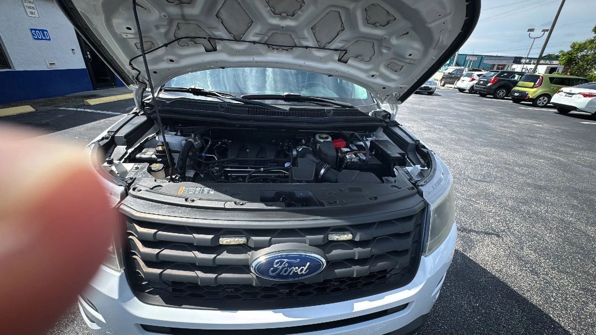 Ford Police Interceptor Utility photo 13