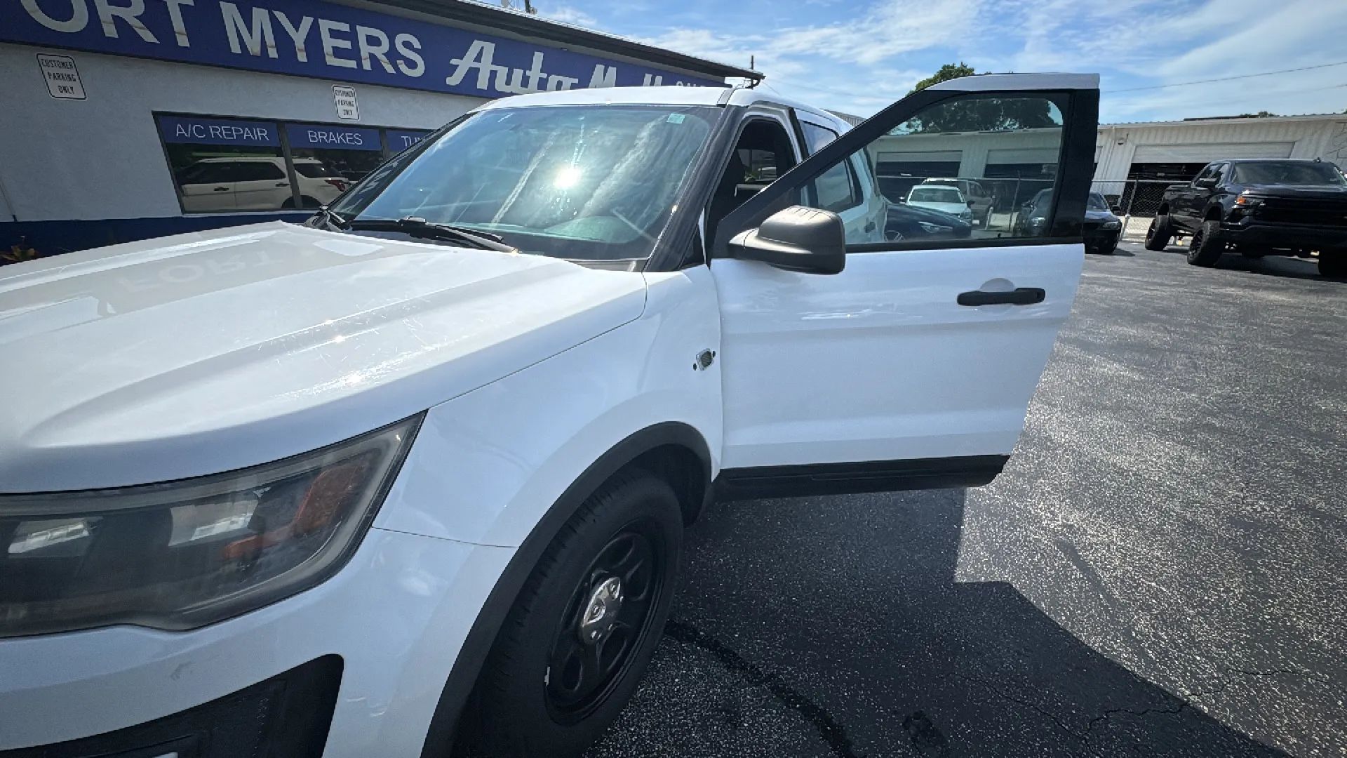 Ford Police Interceptor Utility photo 18