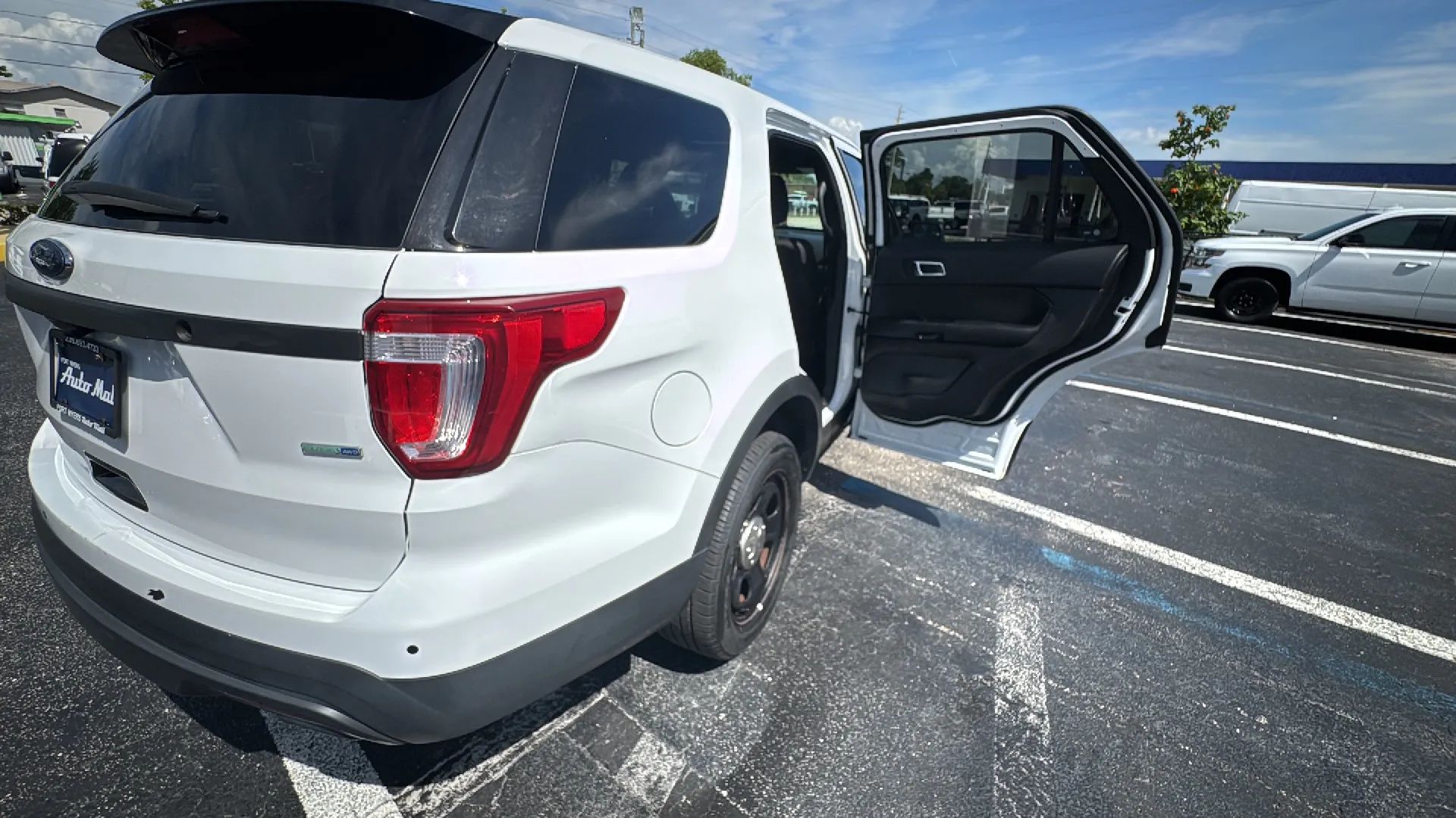 Ford Police Interceptor Utility photo 19