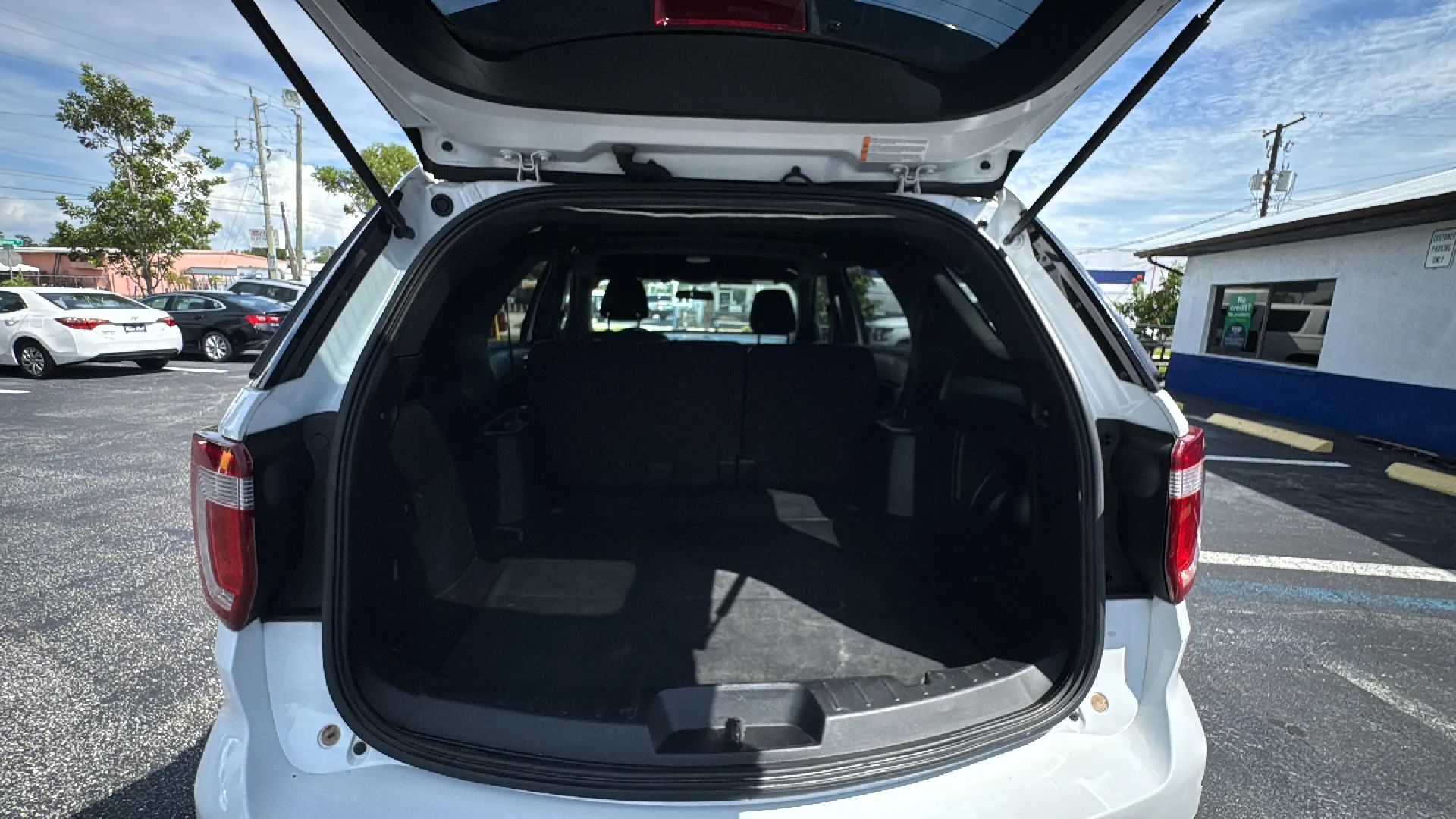 Ford Police Interceptor Utility photo 20