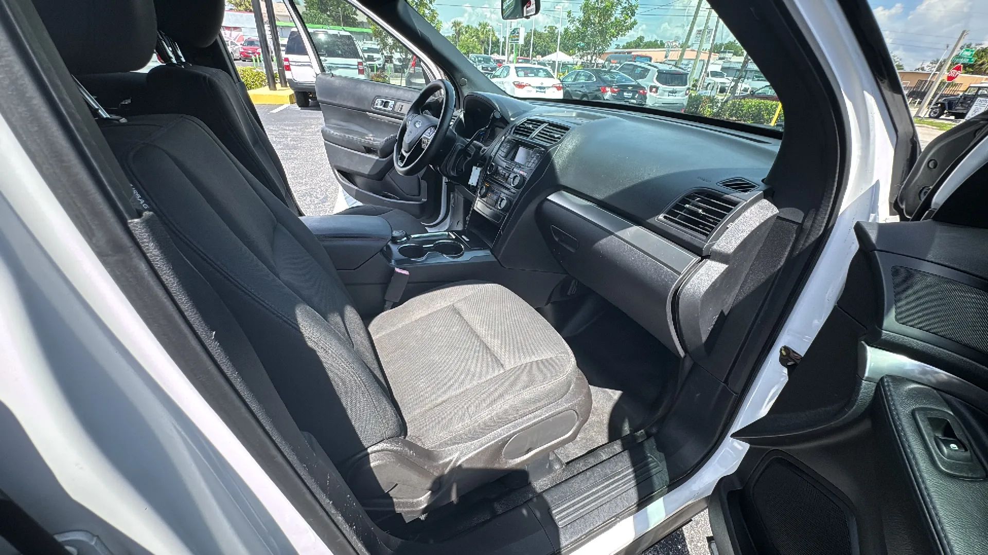 Ford Police Interceptor Utility photo 22