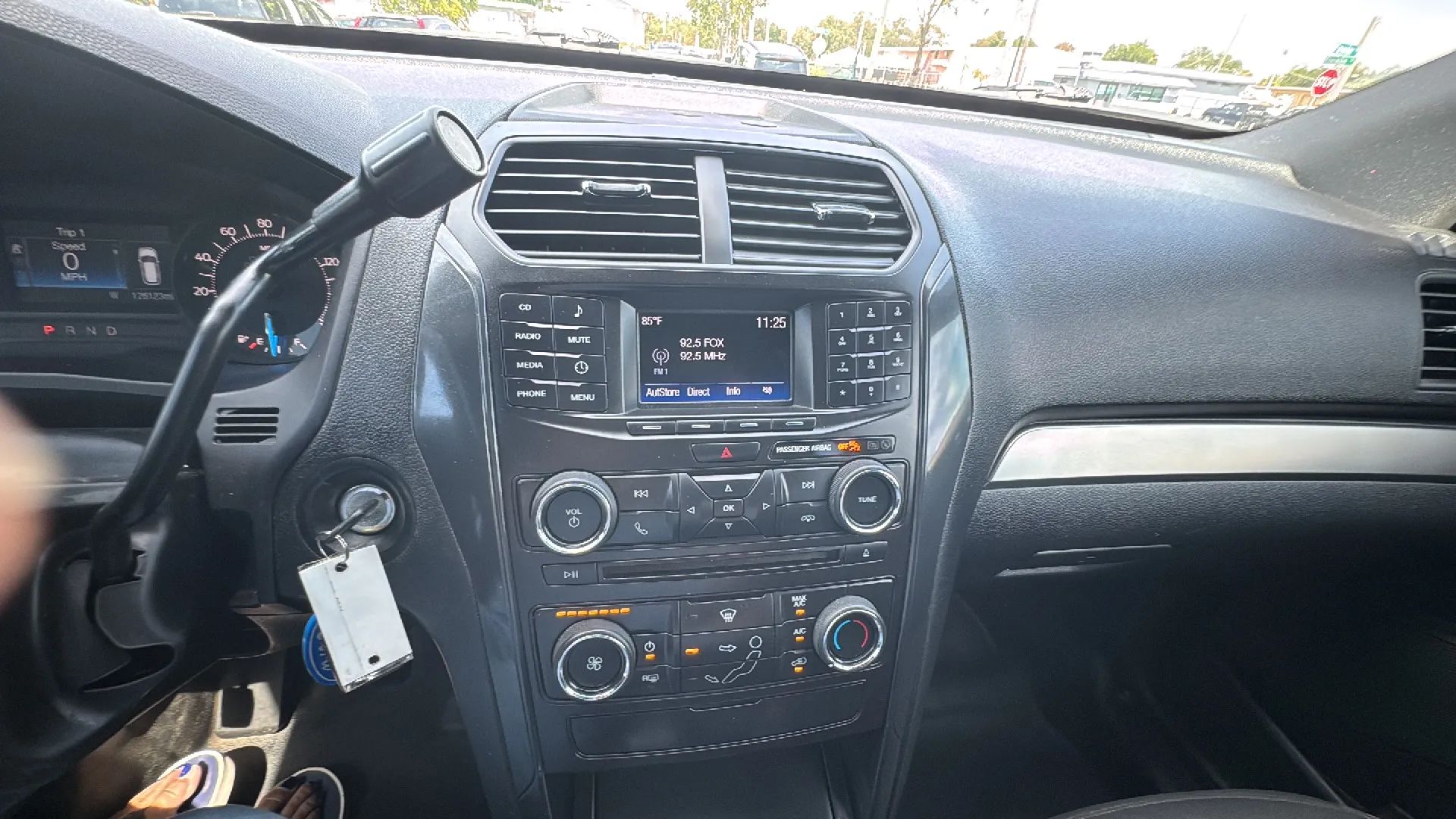Ford Police Interceptor Utility photo 30