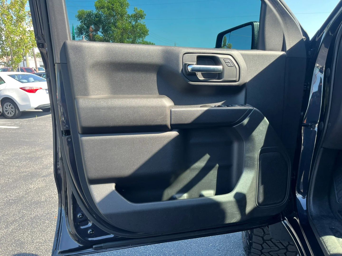 Chevrolet Silverado photo 16