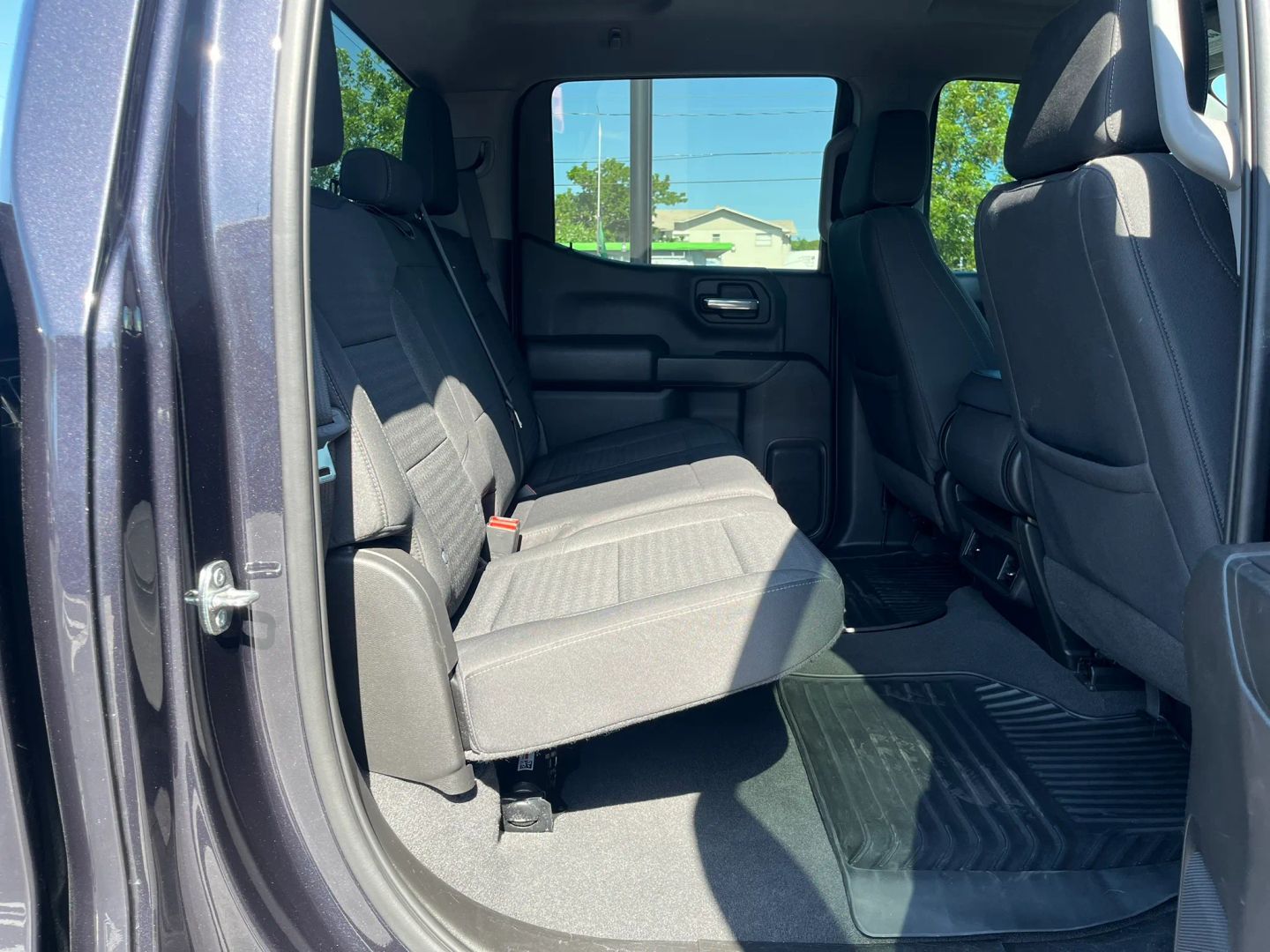 Chevrolet Silverado photo 29