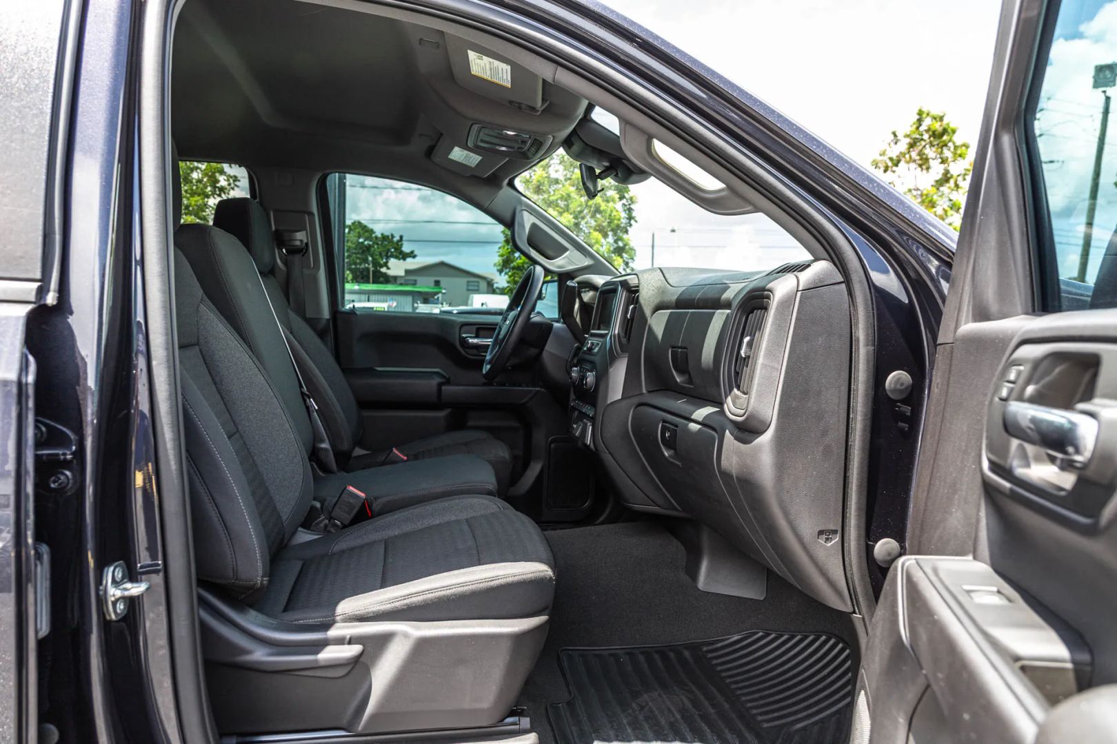 Chevrolet Silverado photo 58