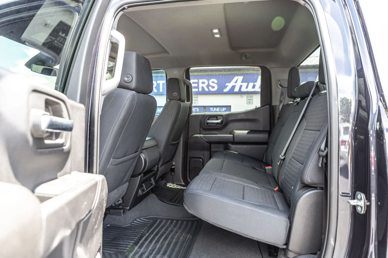 Chevrolet Silverado photo 65