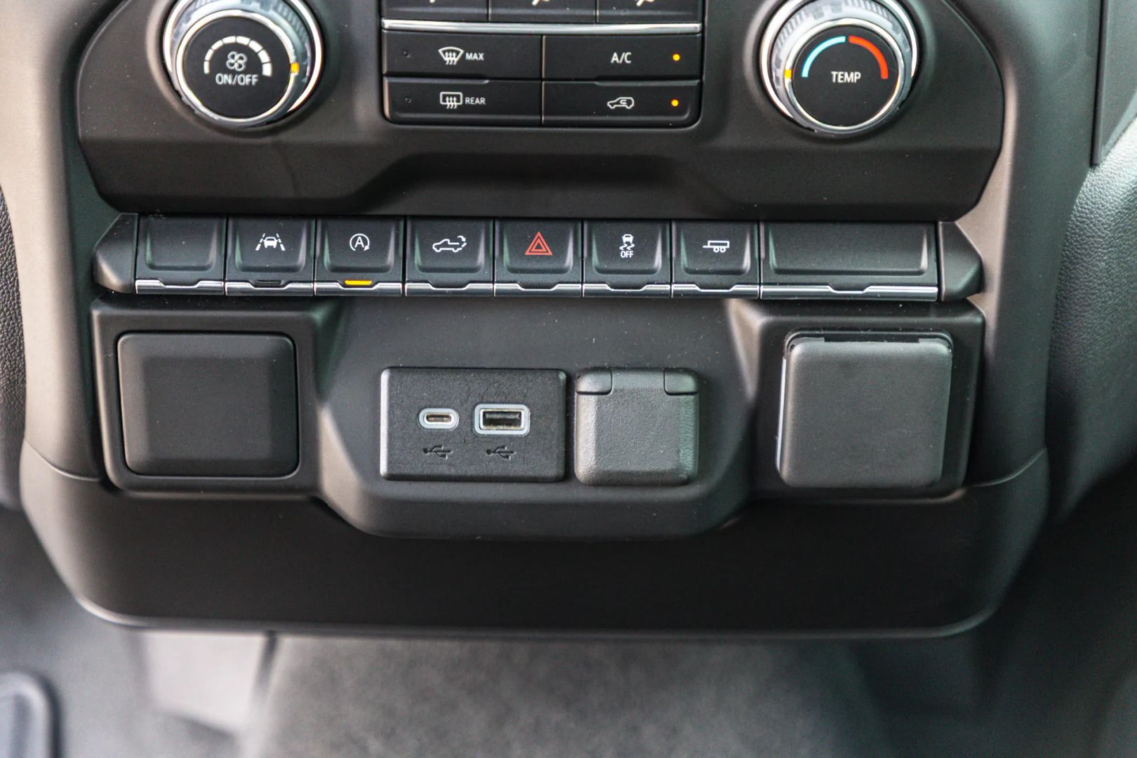 Chevrolet Silverado photo 73