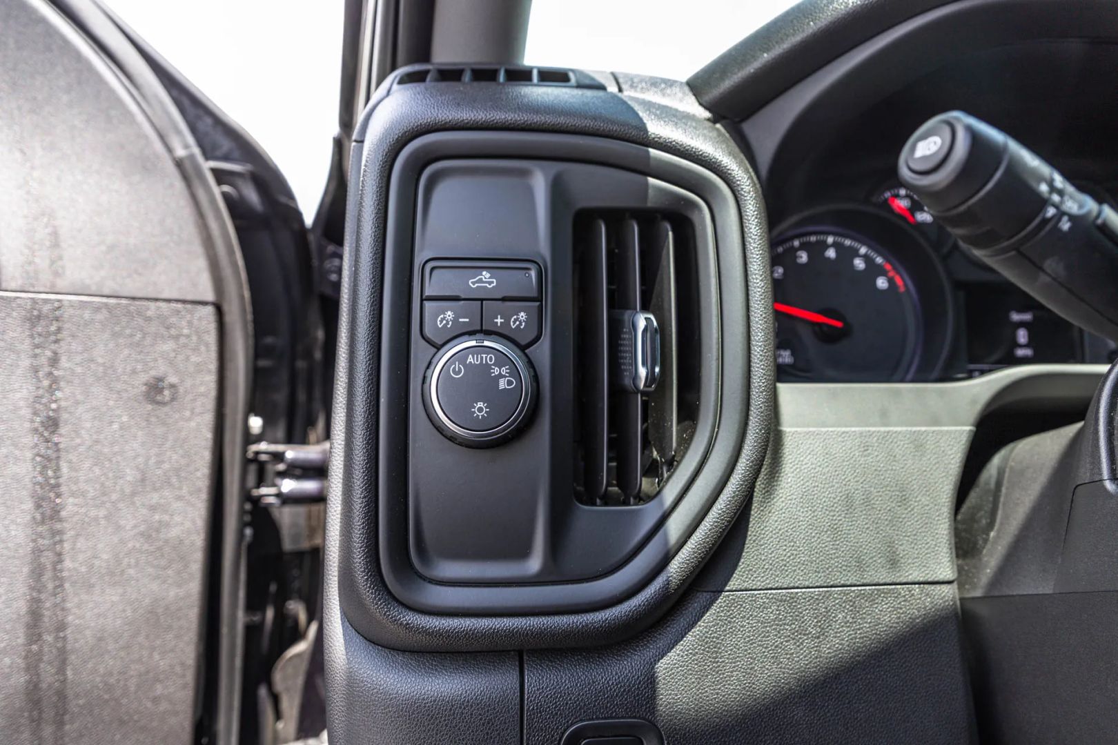 Chevrolet Silverado photo 77