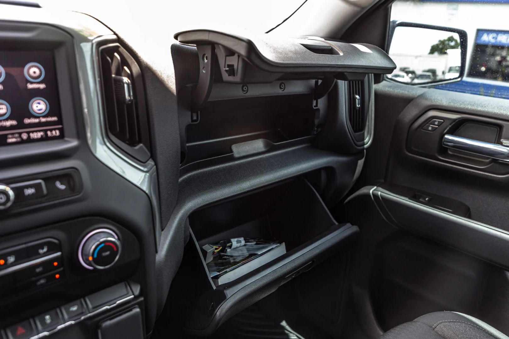 Chevrolet Silverado photo 82