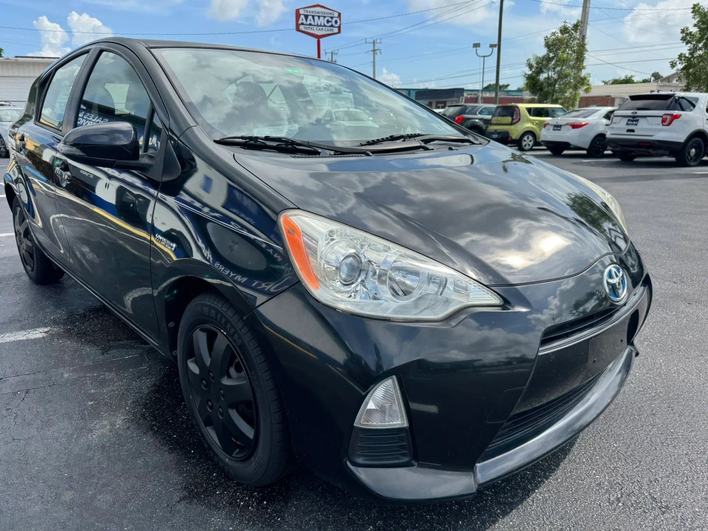 Toyota Prius C photo 5