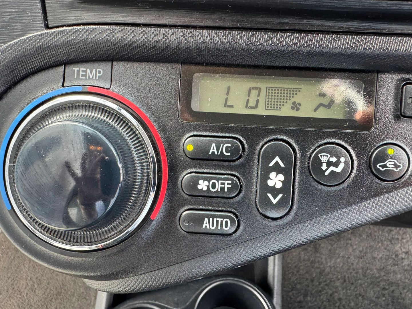 Toyota Prius C photo 18