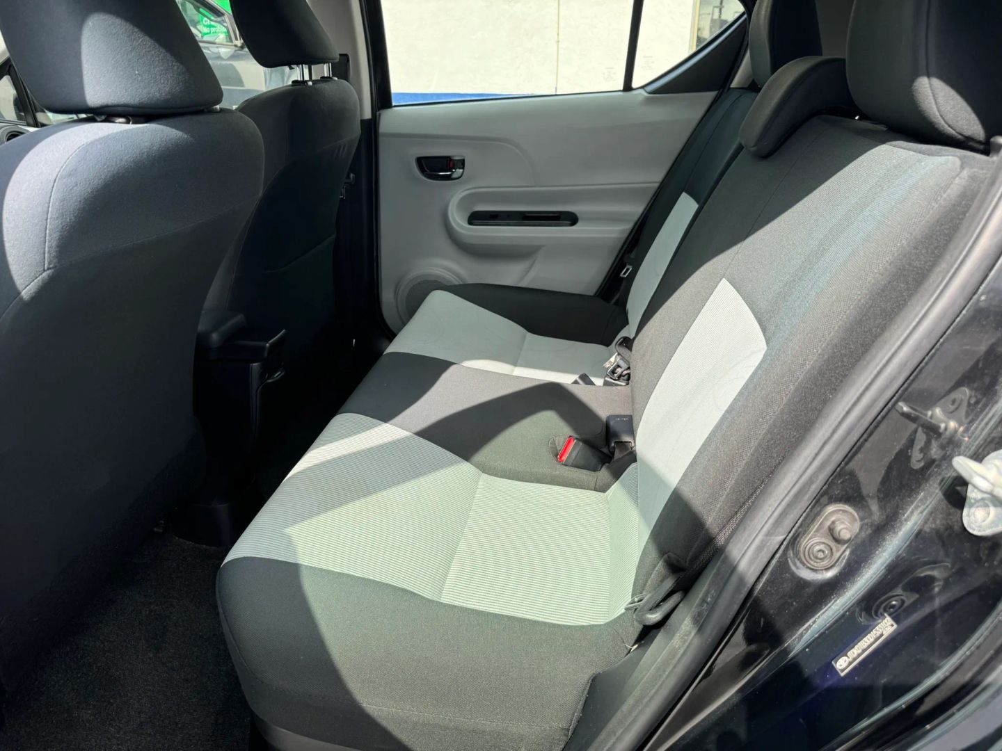 Toyota Prius C photo 25