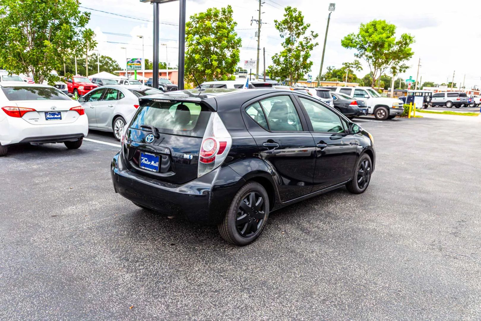 Toyota Prius C photo 35
