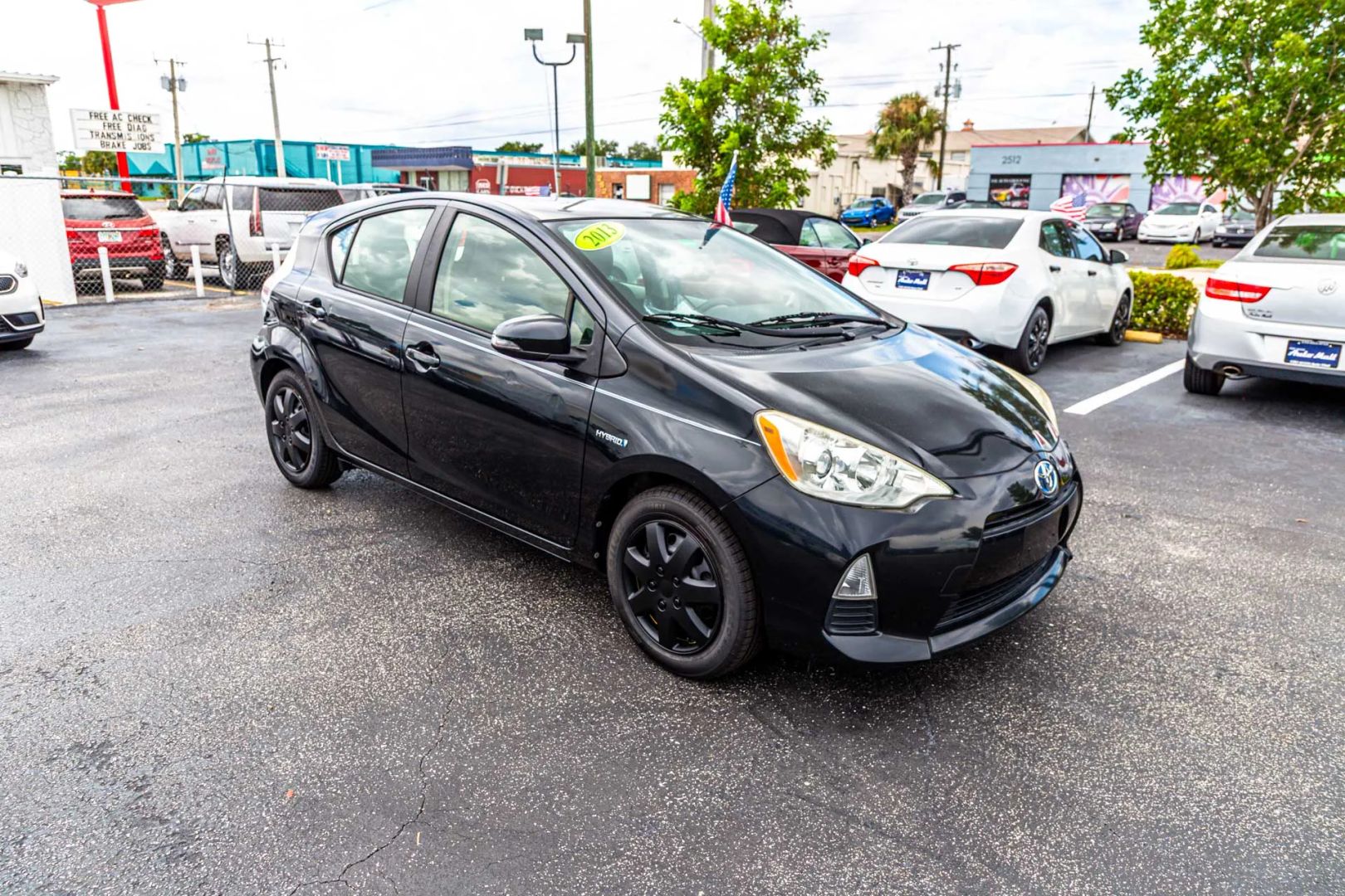 Toyota Prius C photo 37