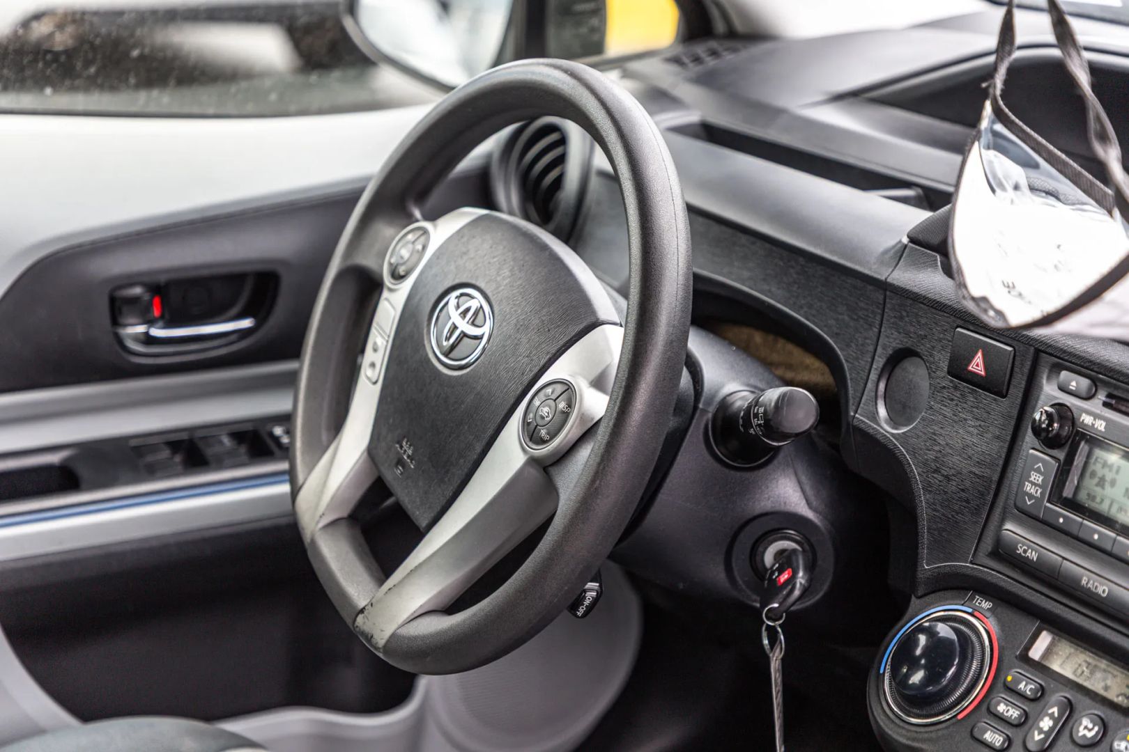 Toyota Prius C photo 55