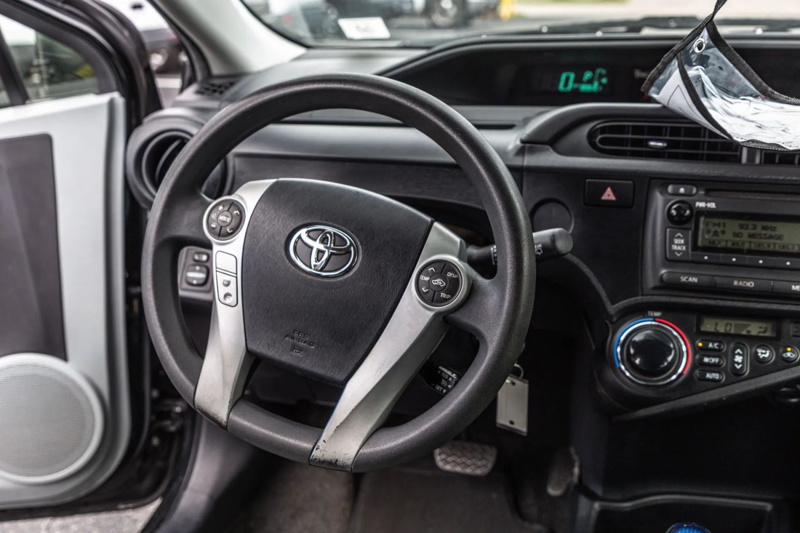 Toyota Prius C photo 63