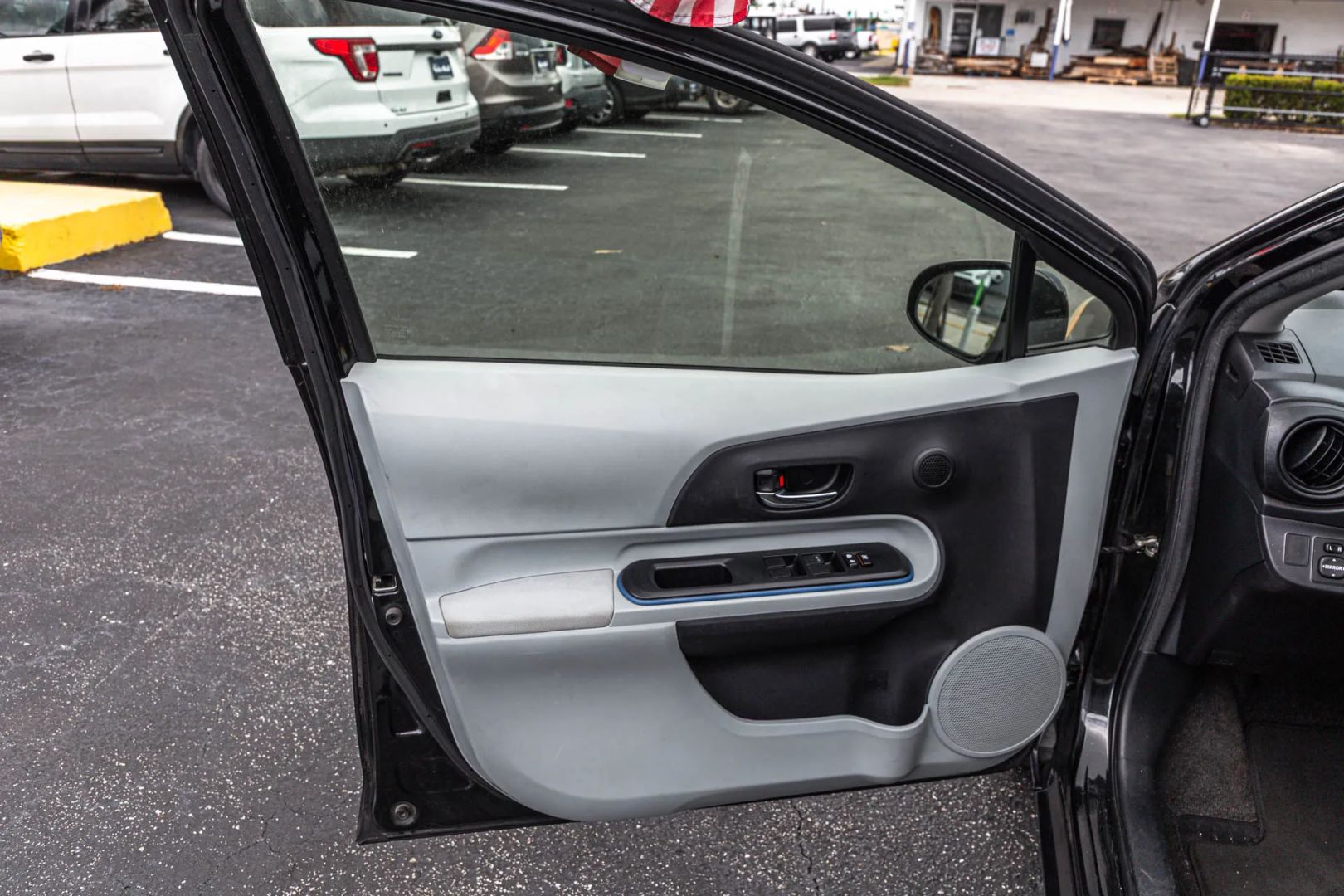 Toyota Prius C photo 64