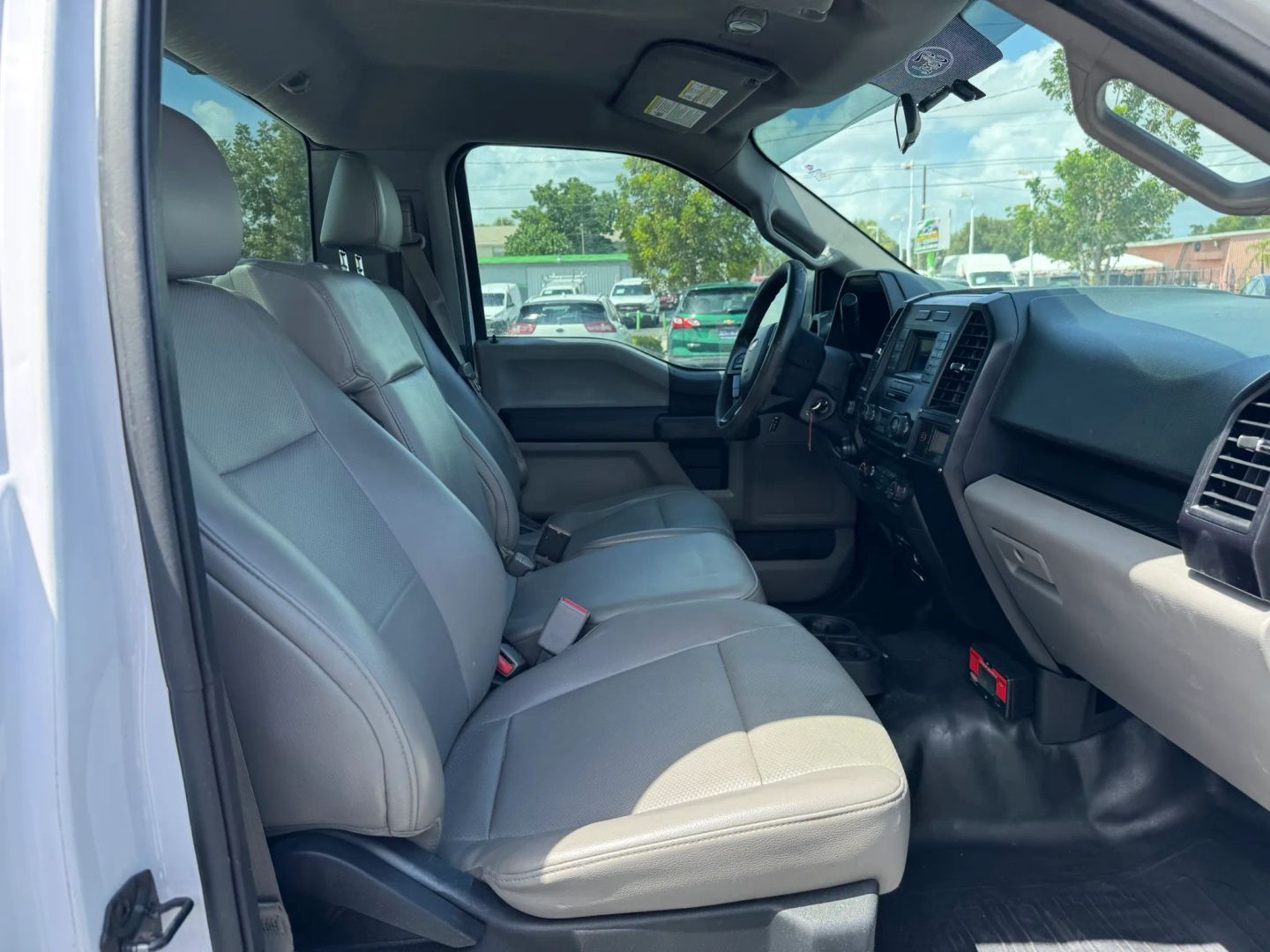 Ford F-150 photo 14