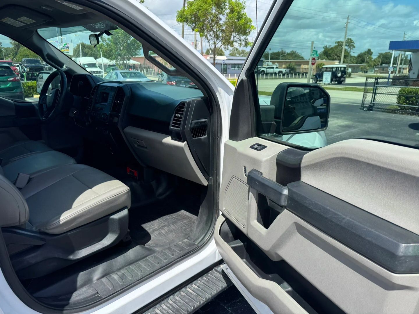 Ford F-150 photo 24