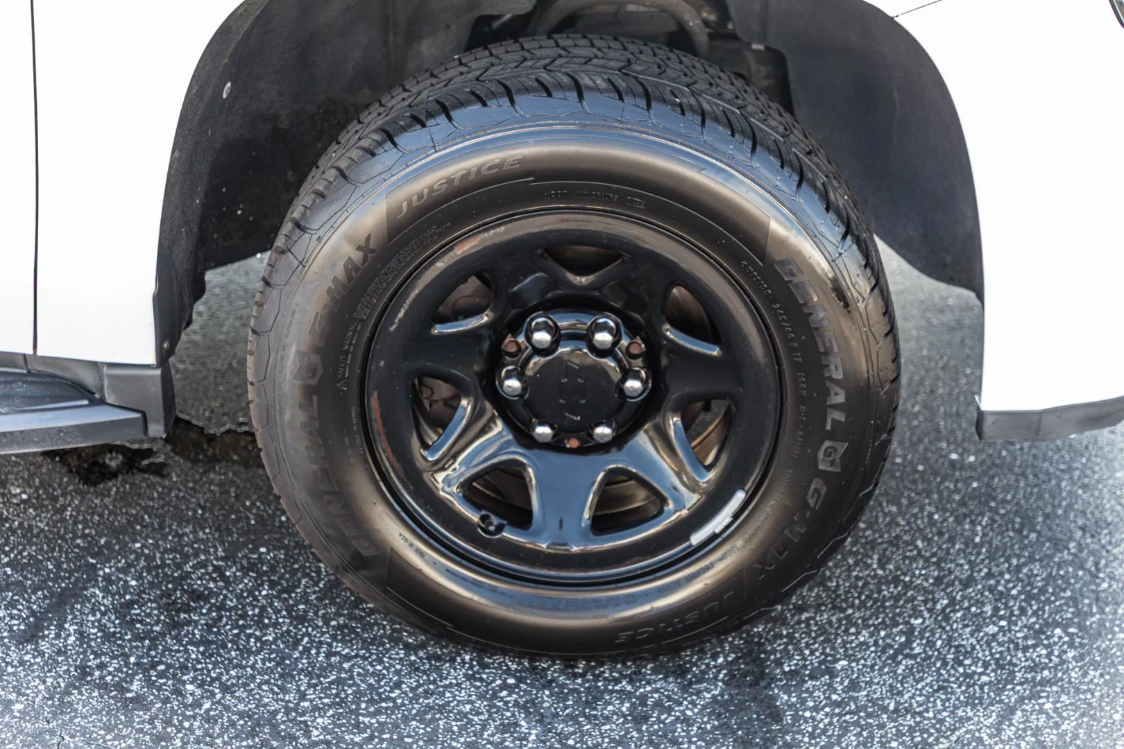 Chevrolet Tahoe photo 14