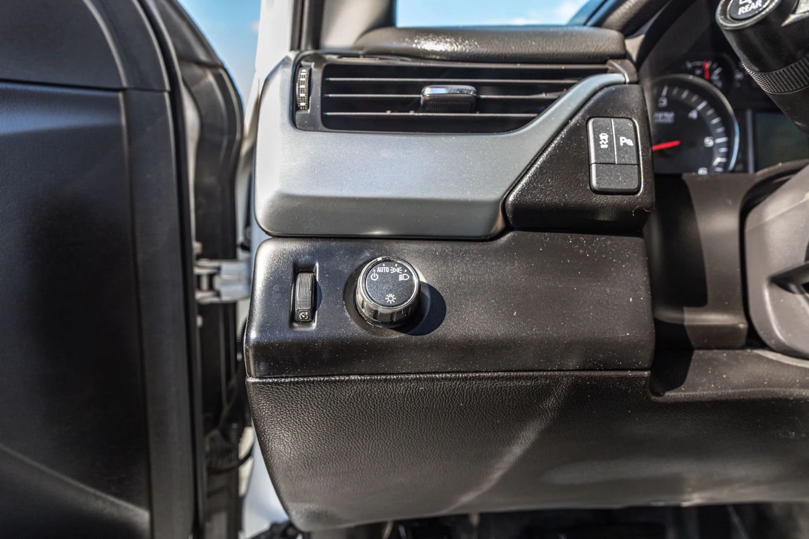 Chevrolet Tahoe photo 67
