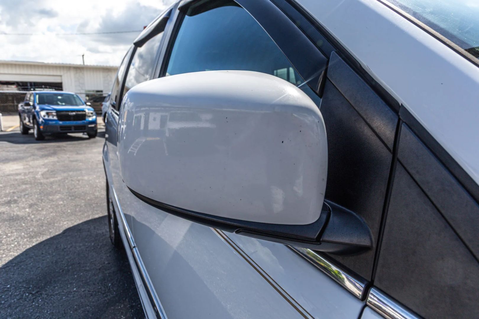 Photo 20 of this Chrysler Town & Country
