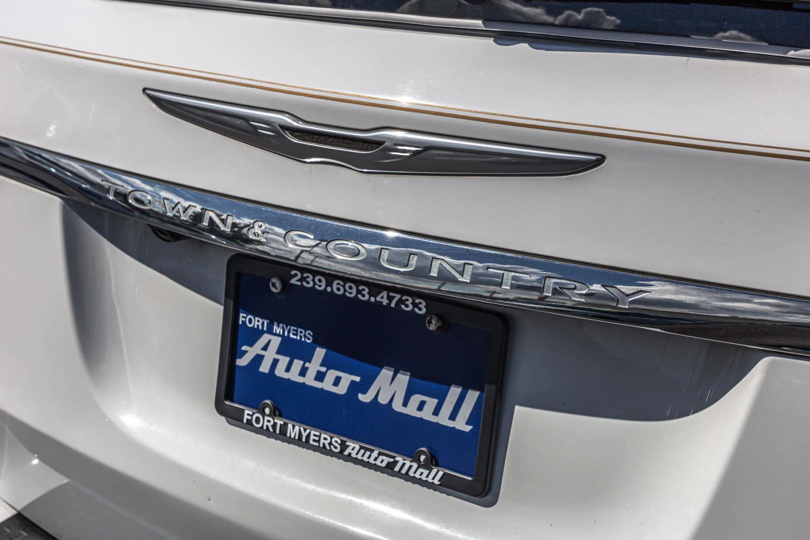 Photo 25 of this Chrysler Town & Country
