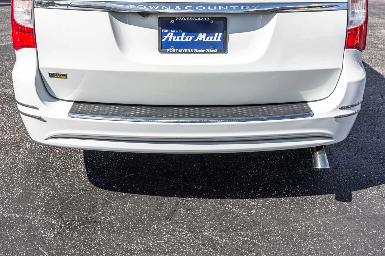 Photo 27 of this Chrysler Town & Country