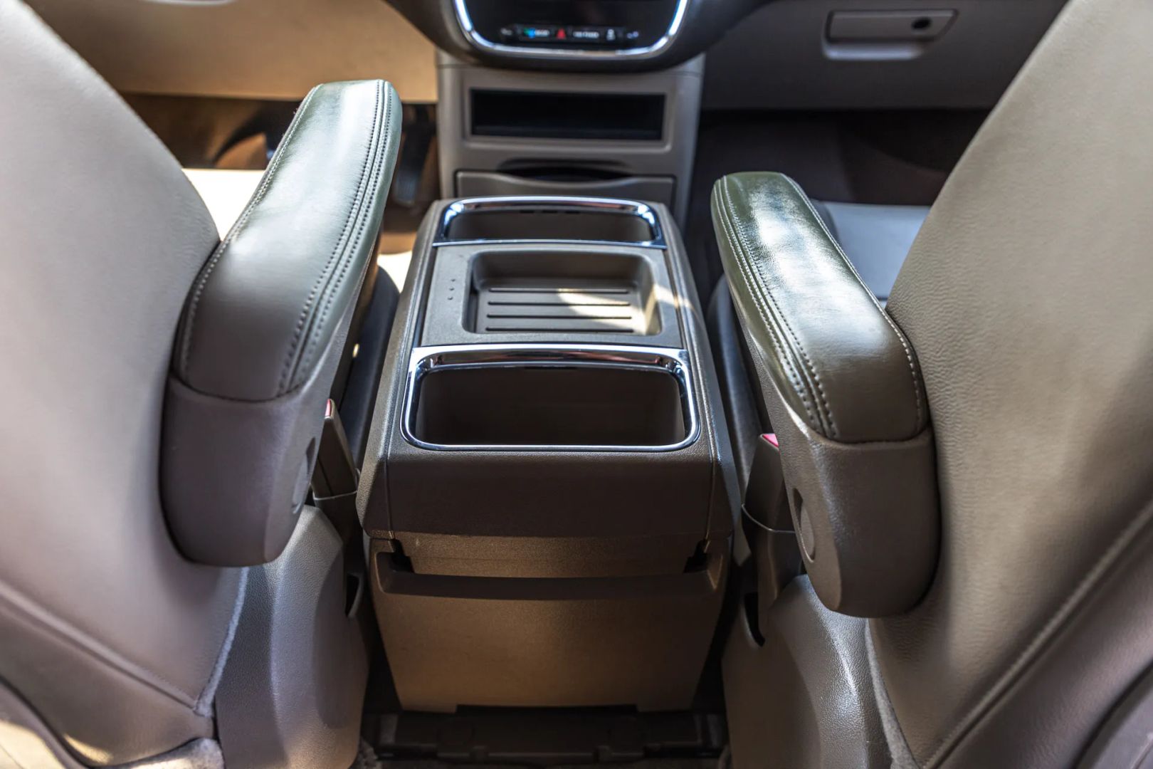 Photo 41 of this Chrysler Town & Country