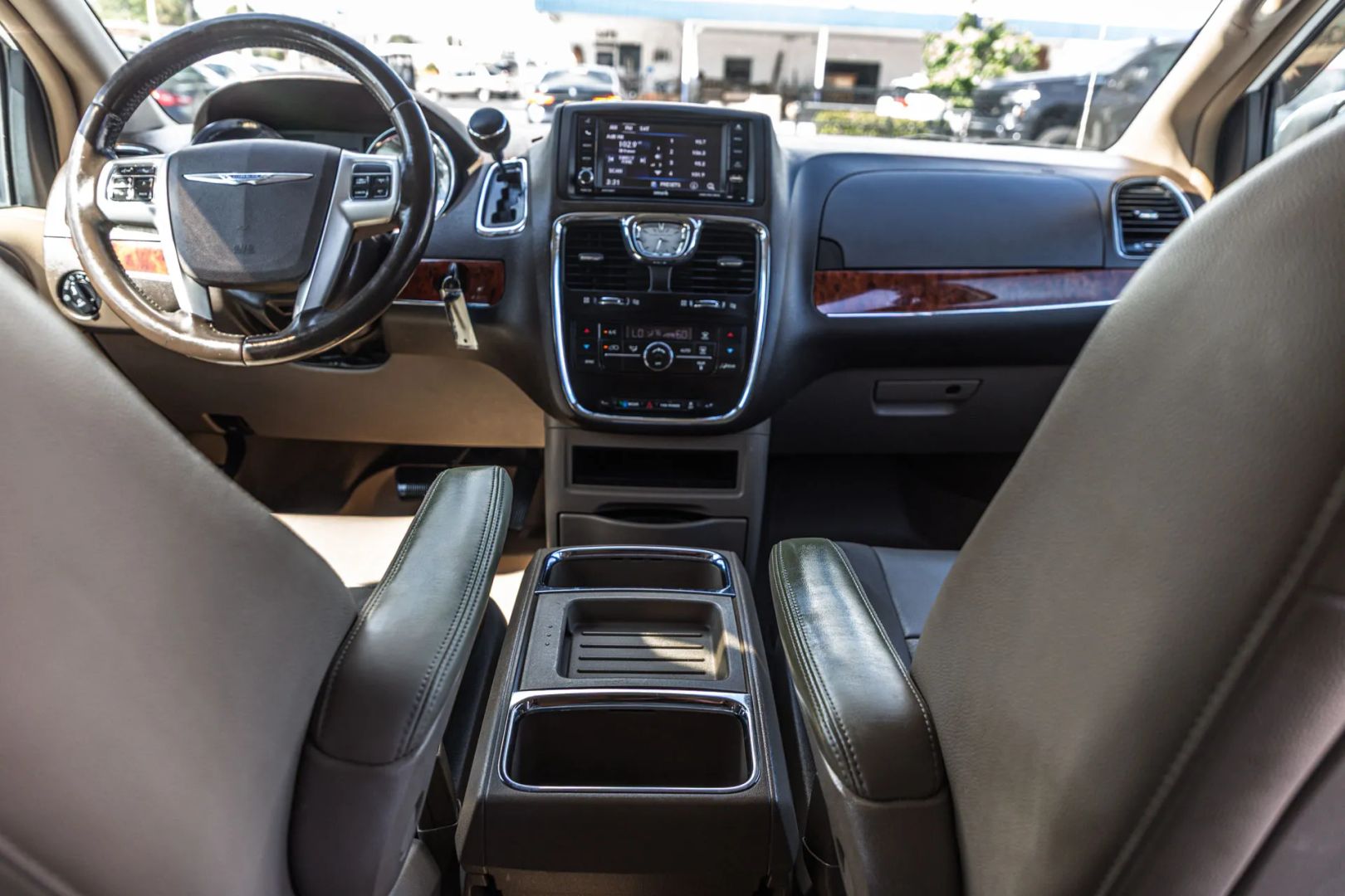 Photo 43 of this Chrysler Town & Country