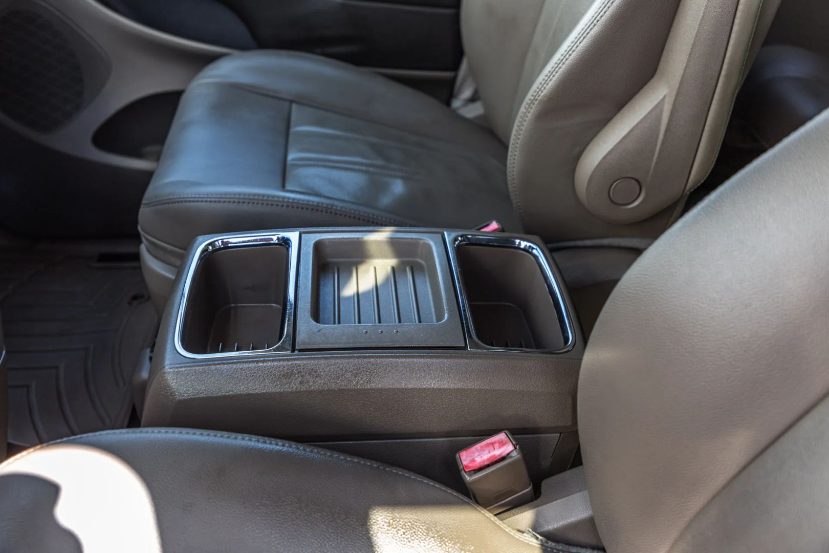 Photo 62 of this Chrysler Town & Country