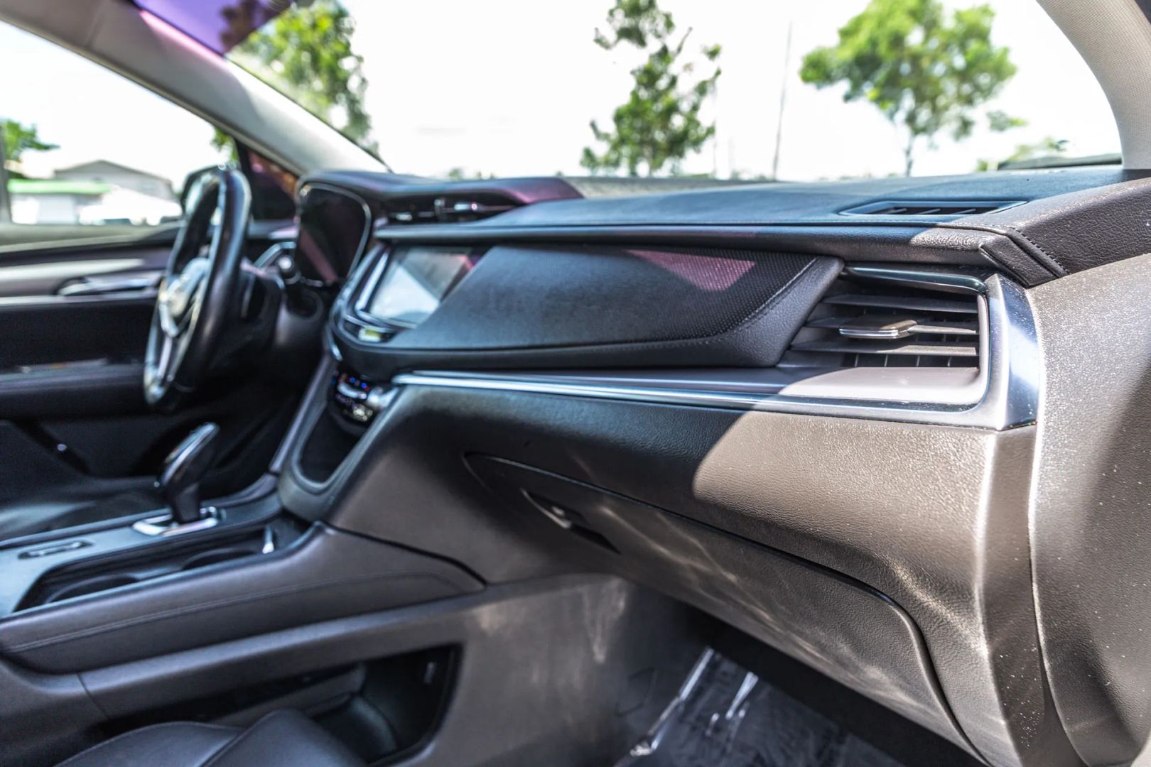 Cadillac XT5 photo 14