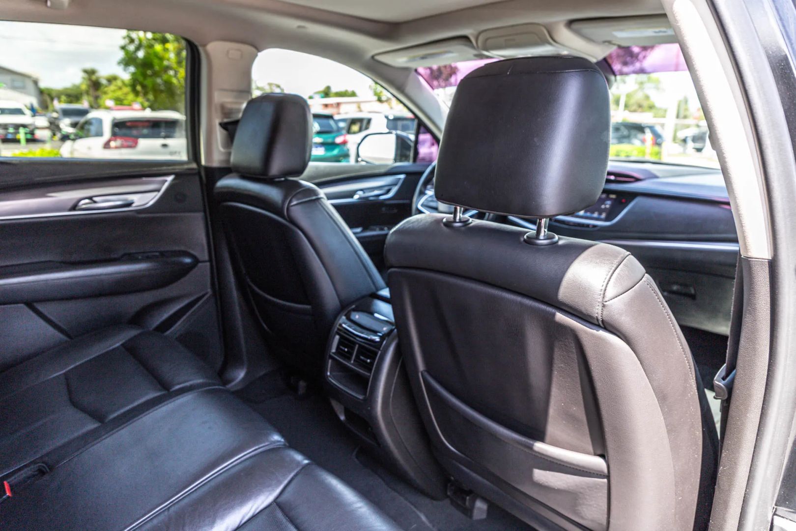 Cadillac XT5 photo 17