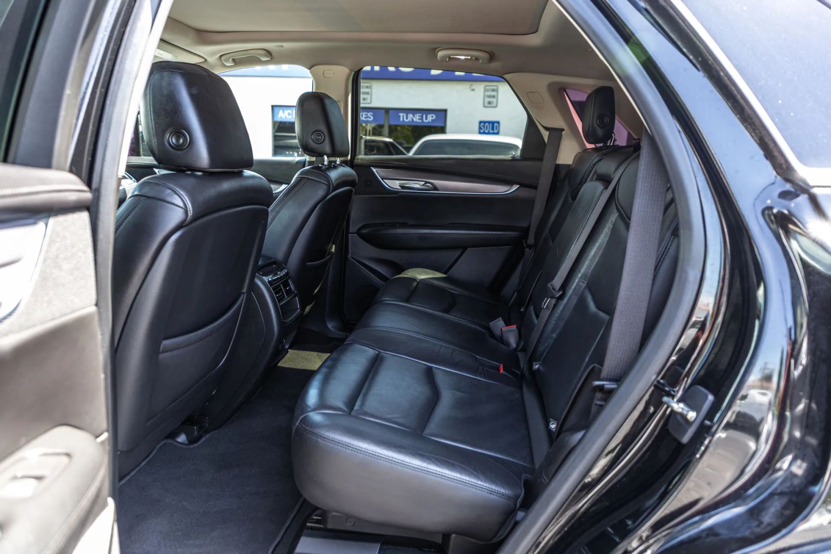 Cadillac XT5 photo 36