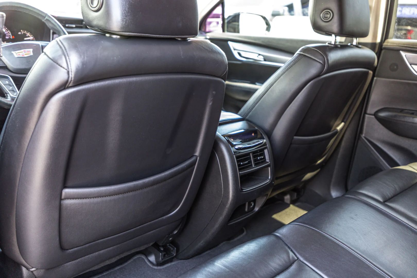 Cadillac XT5 photo 37