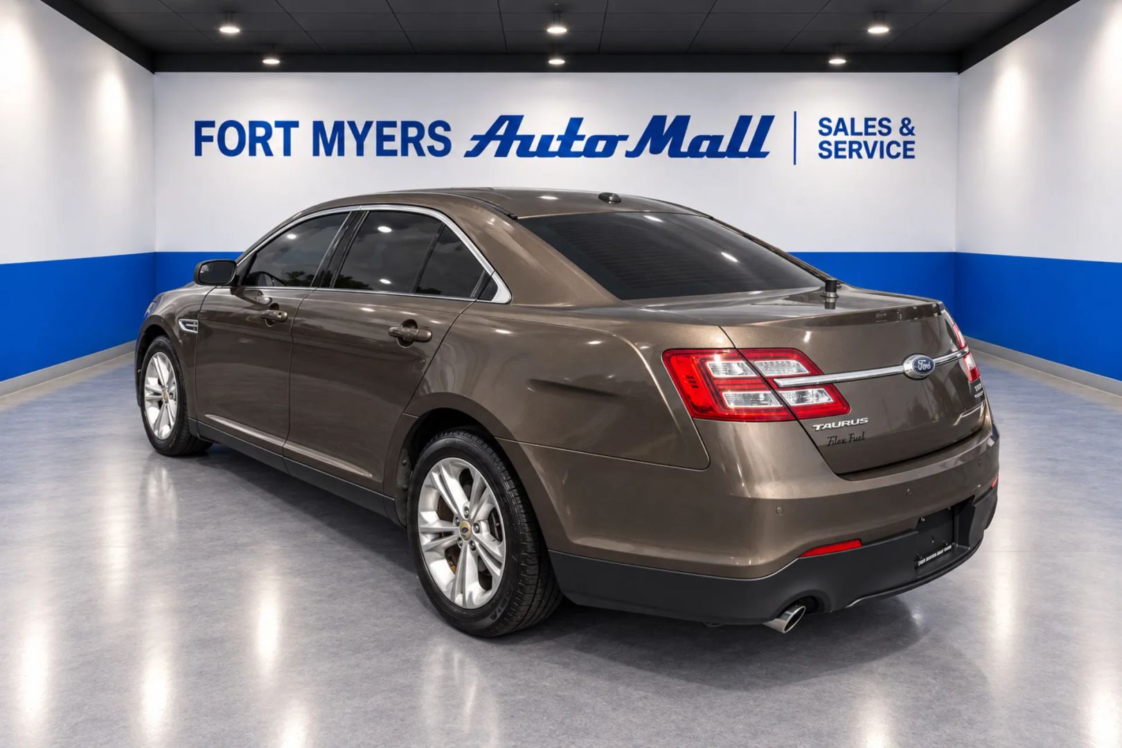 Photo 5 of this Ford Taurus