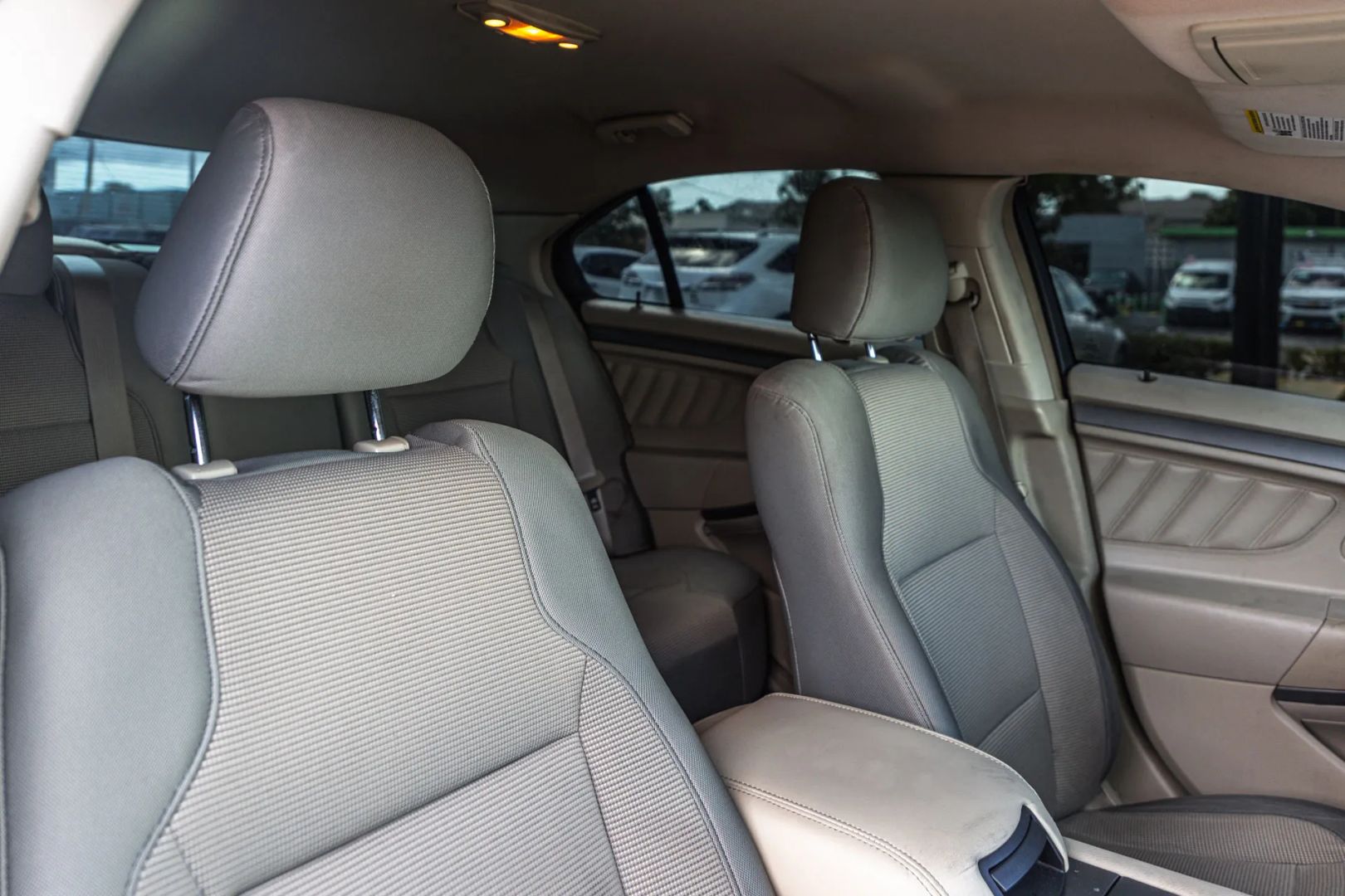 Photo 29 of this Ford Taurus