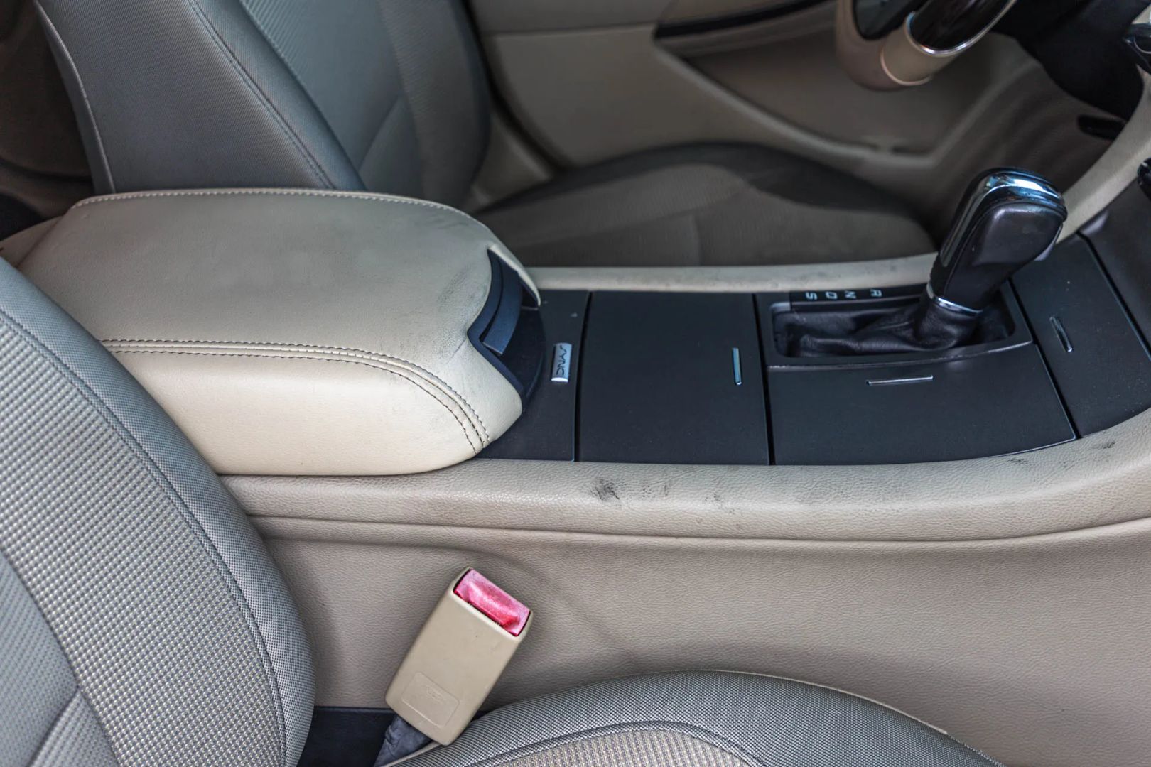 Photo 31 of this Ford Taurus