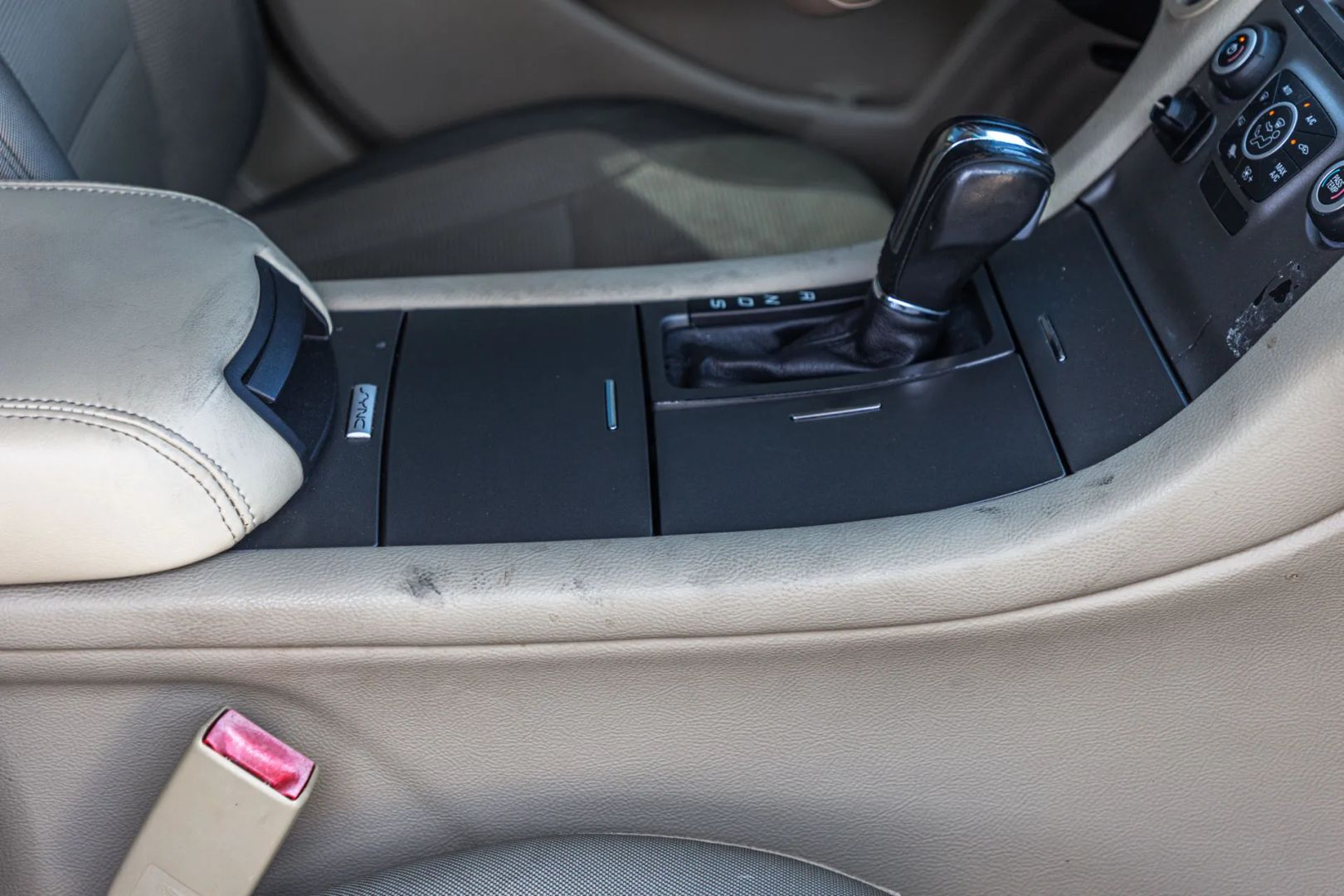 Photo 33 of this Ford Taurus