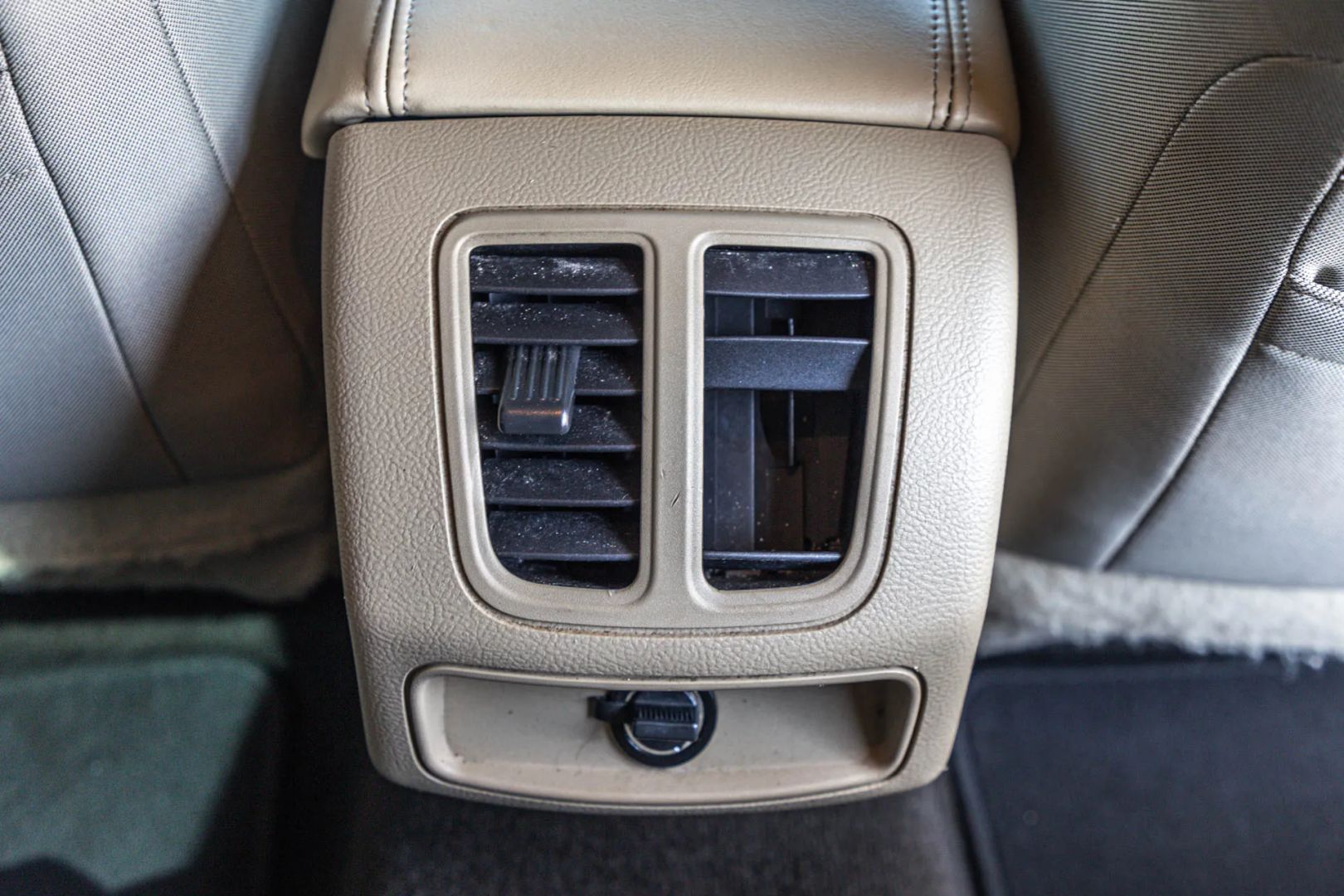 Photo 40 of this Ford Taurus