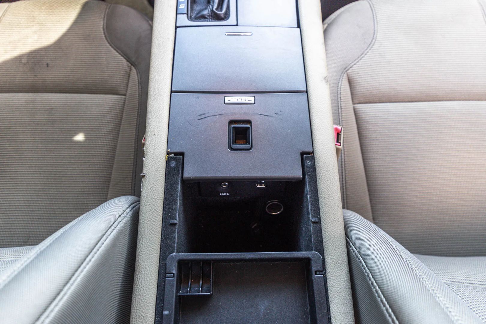 Photo 51 of this Ford Taurus