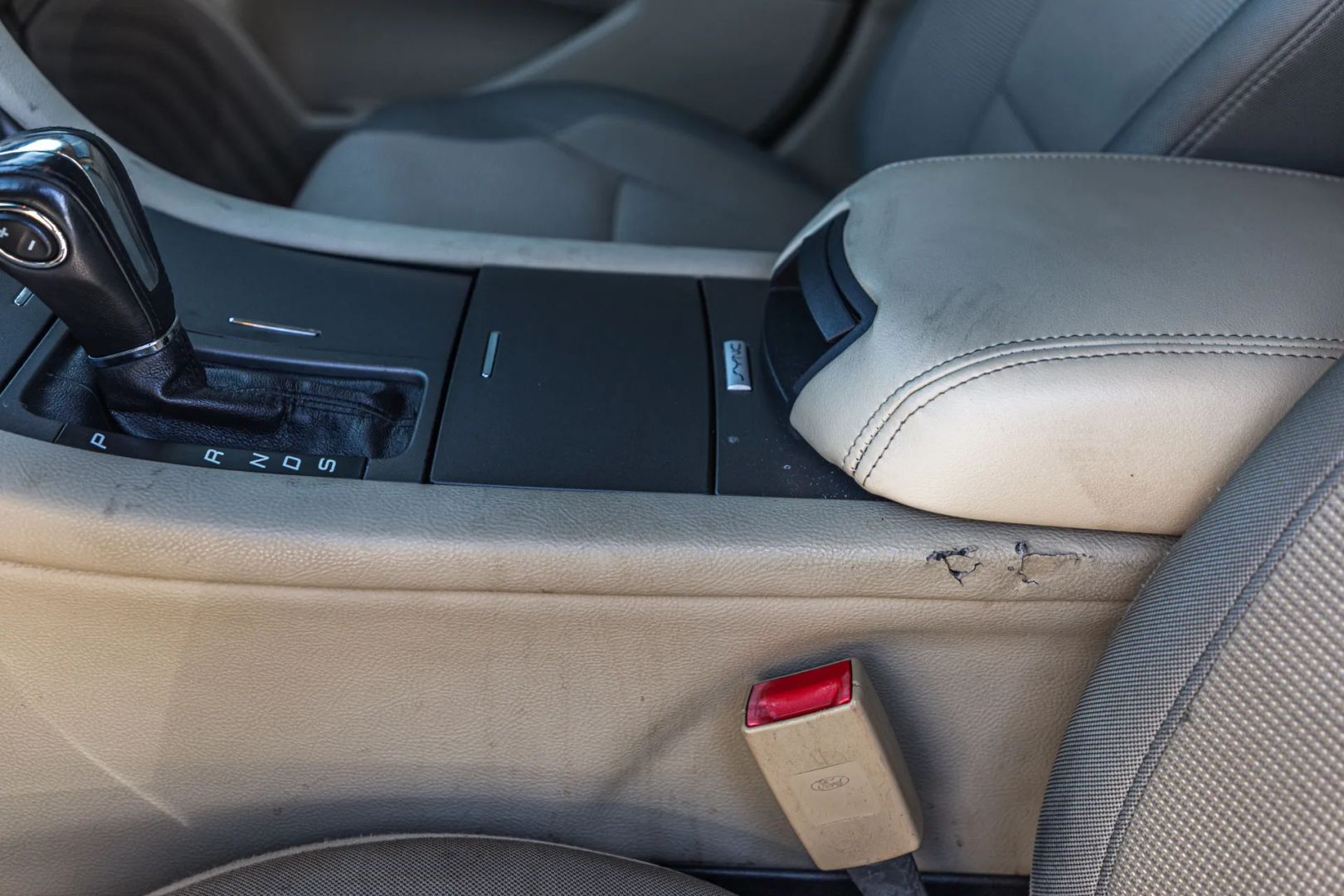 Photo 61 of this Ford Taurus