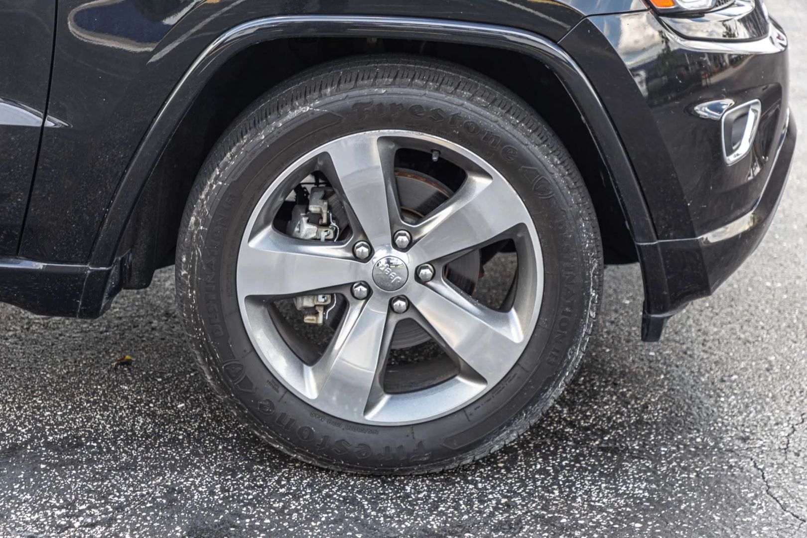Photo 15 of this Jeep Grand Cherokee