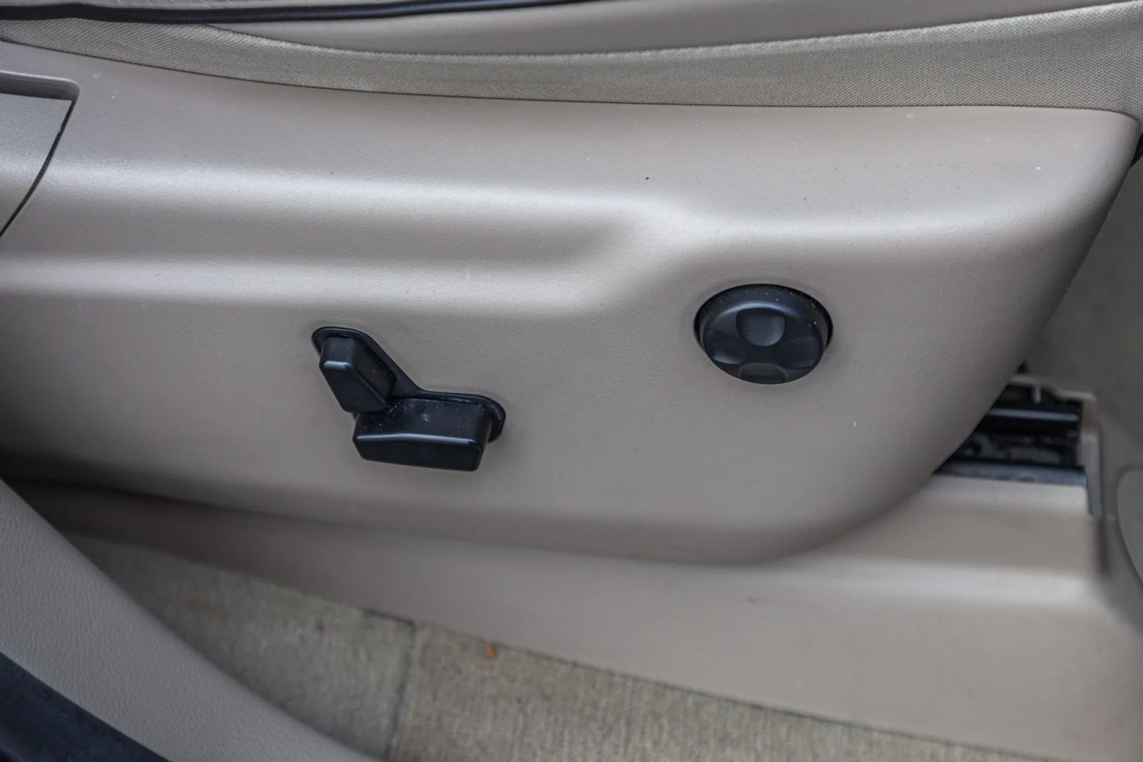 Photo 32 of this Jeep Grand Cherokee