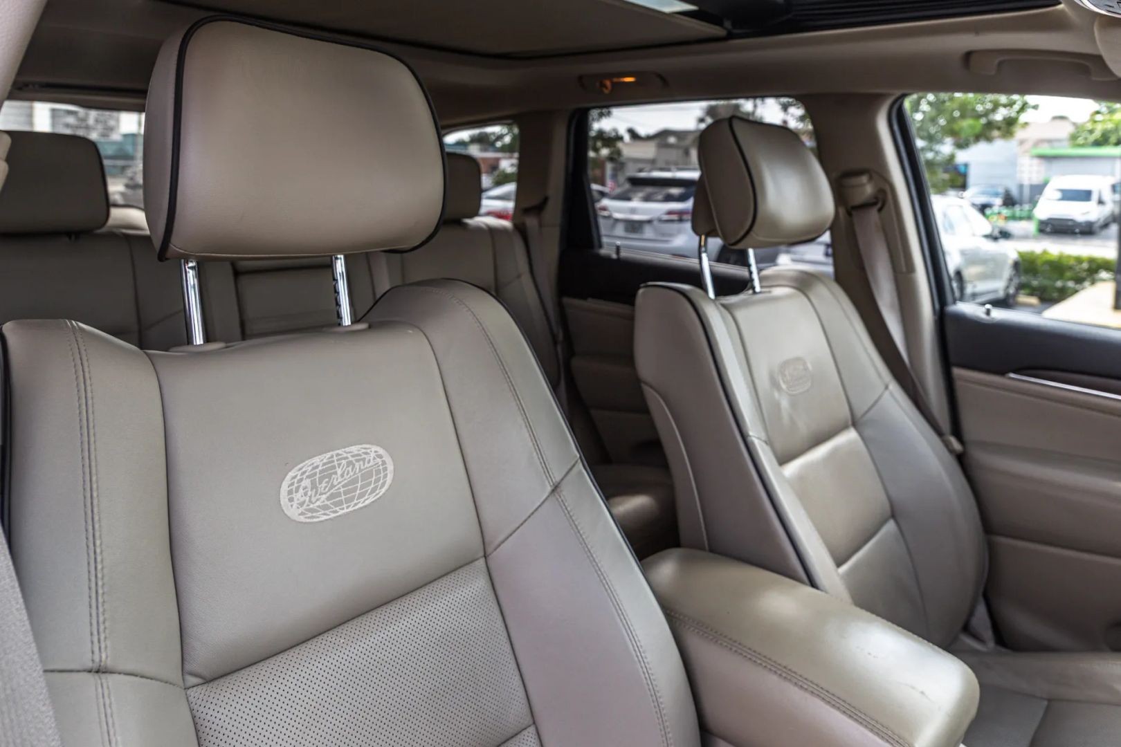 Photo 33 of this Jeep Grand Cherokee