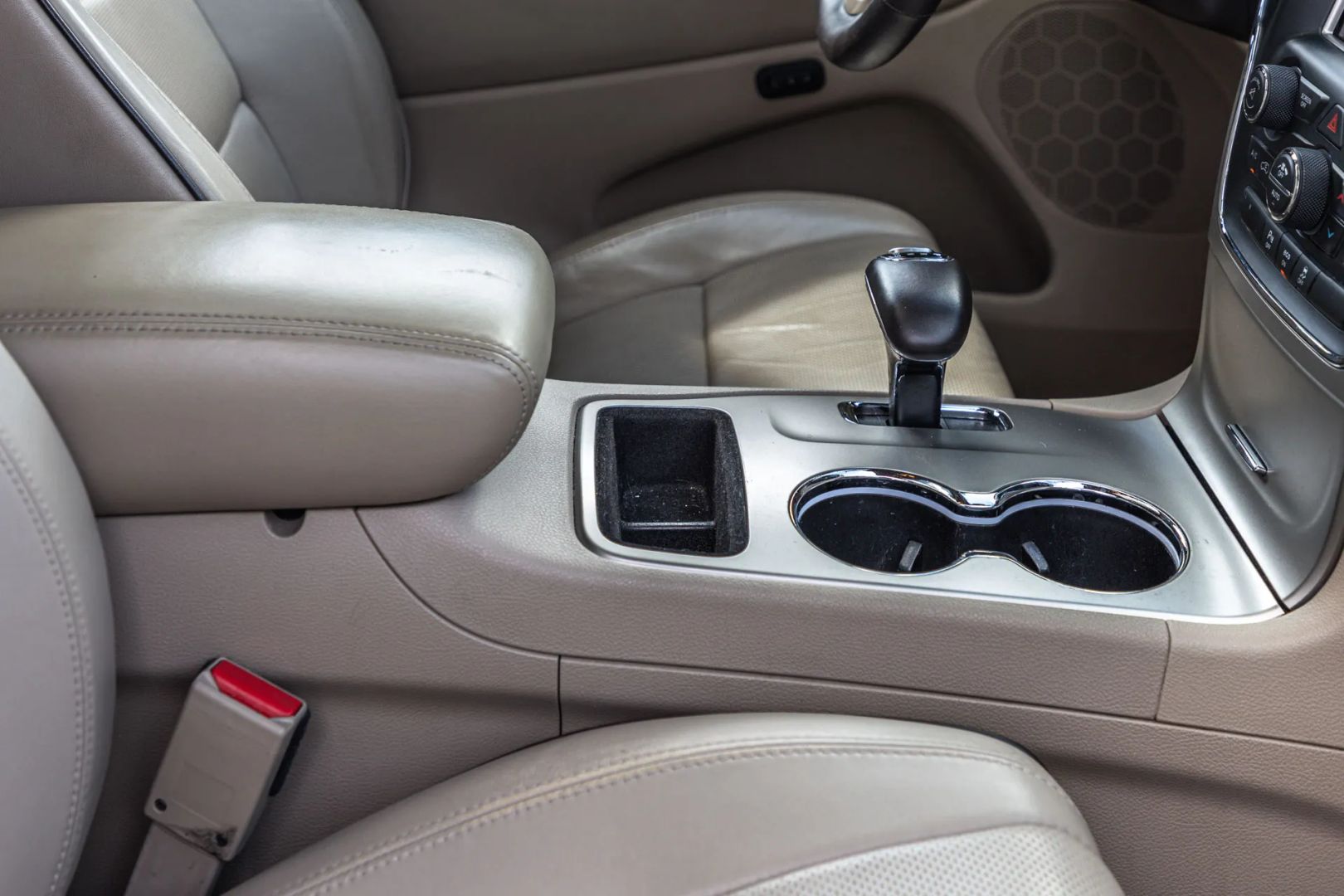 Photo 35 of this Jeep Grand Cherokee