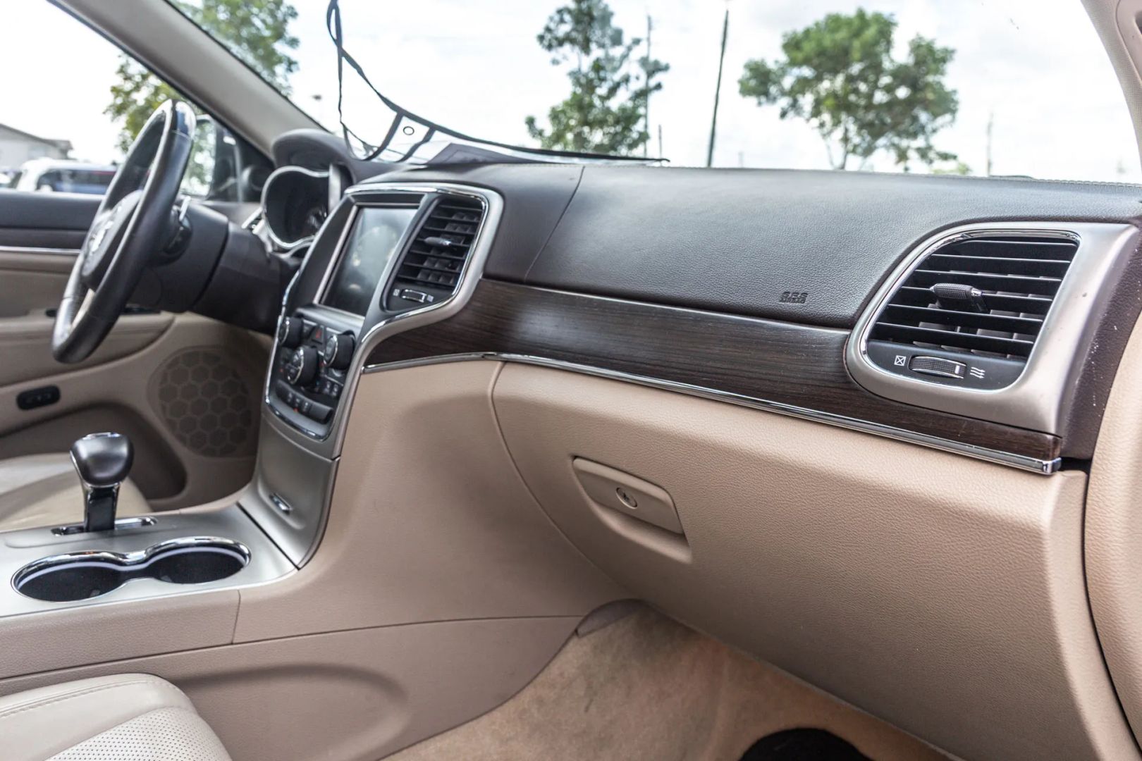 Photo 38 of this Jeep Grand Cherokee